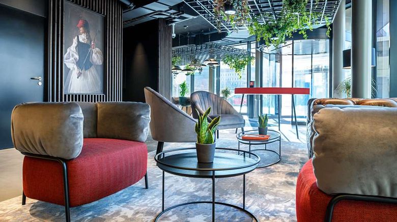<b>Radisson Red Vienna Lobby</b>. Images powered by <a href="https://iceportal.shijigroup.com/" title="IcePortal" target="_blank">IcePortal</a>.