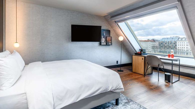 <b>Radisson Red Vienna Suite</b>. Images powered by <a href="https://iceportal.shijigroup.com/" title="IcePortal" target="_blank">IcePortal</a>.