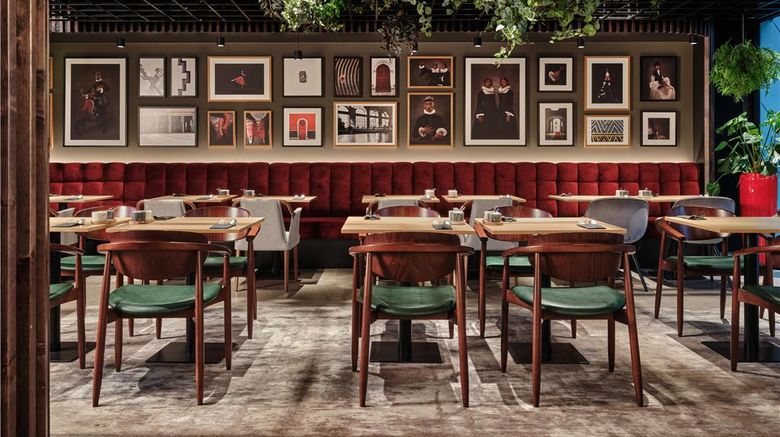 <b>Radisson Red Vienna Restaurant</b>. Images powered by <a href="https://iceportal.shijigroup.com/" title="IcePortal" target="_blank">IcePortal</a>.
