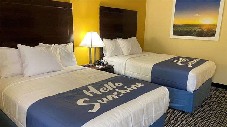 Days Inn Morrow Southlake Room