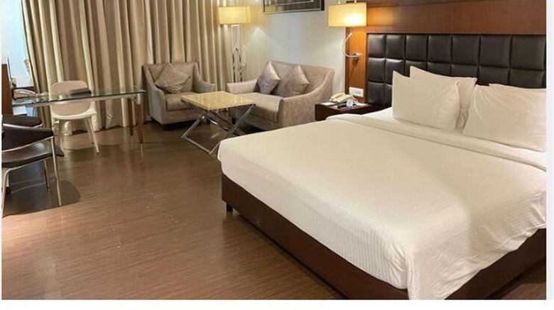 <b>Paradigm Sarovar Portico Room</b>. Images powered by <a href="https://iceportal.shijigroup.com/" title="IcePortal" target="_blank">IcePortal</a>.