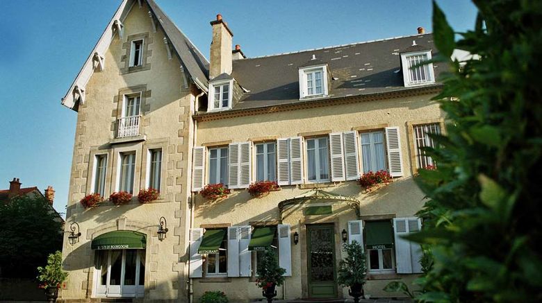 <b>Clos de Bourgogne Exterior</b>. Images powered by <a href="https://iceportal.shijigroup.com/" title="IcePortal" target="_blank">IcePortal</a>.