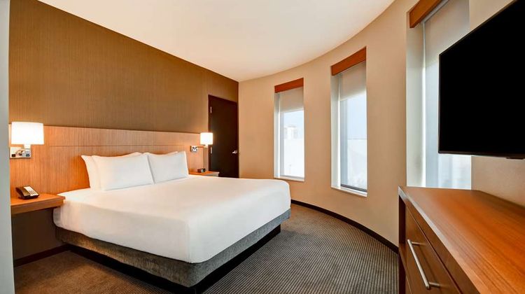 Hyatt Place Huntsville Suite