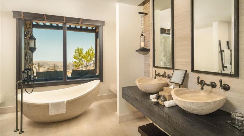 <b>Alila Jabal Akhdar Room</b>. Images powered by <a href="https://iceportal.shijigroup.com/" title="IcePortal" target="_blank">IcePortal</a>.