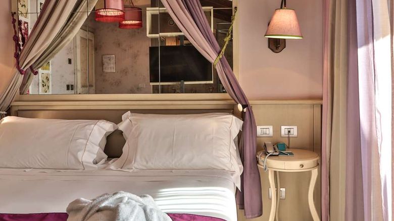 <b>Hotel Ville Sull'Arno Suite</b>. Images powered by <a href="https://iceportal.shijigroup.com/" title="IcePortal" target="_blank">IcePortal</a>.
