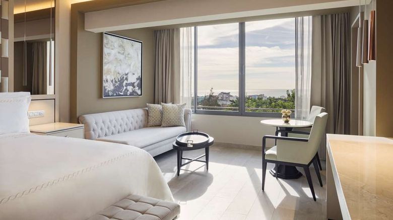 <b>El Embajador, a Royal Hideaway Hotel Room</b>. Images powered by <a href="https://iceportal.shijigroup.com/" title="IcePortal" target="_blank">IcePortal</a>.