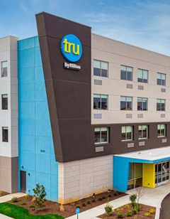 Tru by Hilton Clarksville