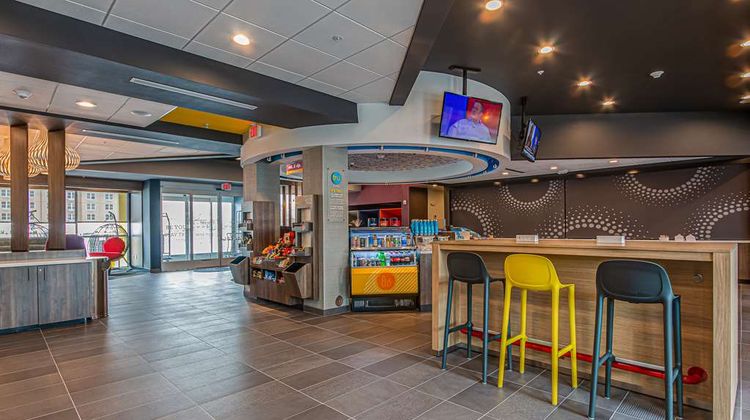 Tru by Hilton Clarksville Lobby