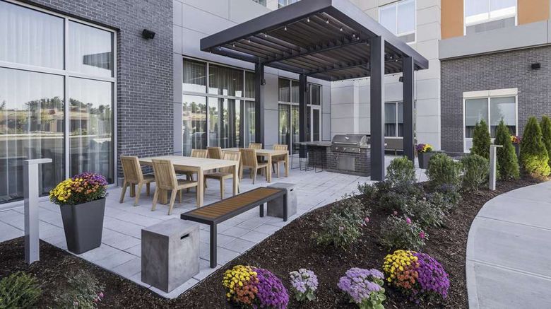 <b>Homewood Suites by Hilton Boston Exterior</b>. Images powered by <a href="https://iceportal.shijigroup.com/" title="IcePortal" target="_blank">IcePortal</a>.
