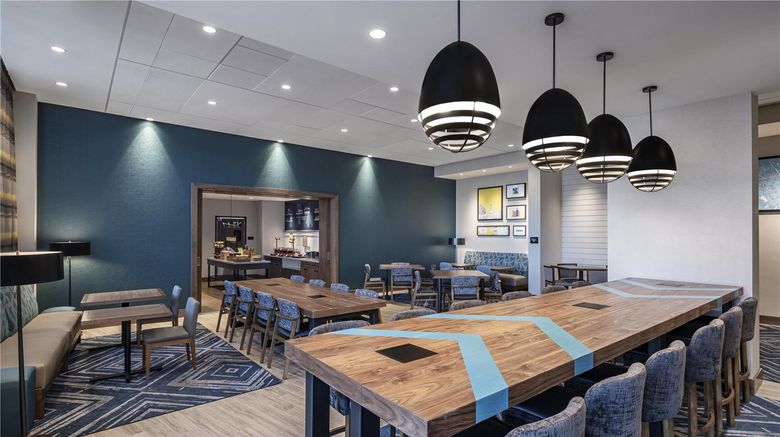 <b>Hampton Inn Boston Woburn Restaurant</b>. Images powered by <a href="https://iceportal.shijigroup.com/" title="IcePortal" target="_blank">IcePortal</a>.