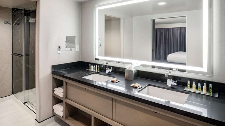 <b>DoubleTree by Hilton Washington DC North Room</b>. Images powered by <a href="https://iceportal.shijigroup.com/" title="IcePortal" target="_blank">IcePortal</a>.