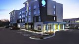 Tru by Hilton Burlington Exterior