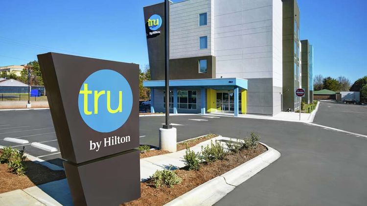 Tru by Hilton Burlington Exterior