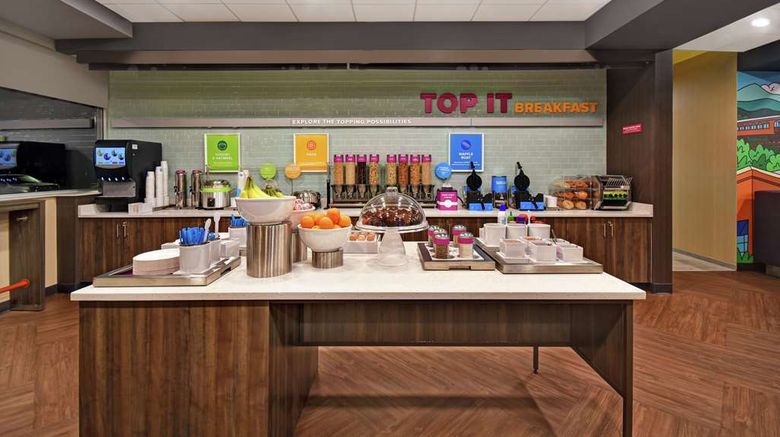 <b>Tru by Hilton Burlington Restaurant</b>. Images powered by <a href="https://iceportal.shijigroup.com/" title="IcePortal" target="_blank">IcePortal</a>.