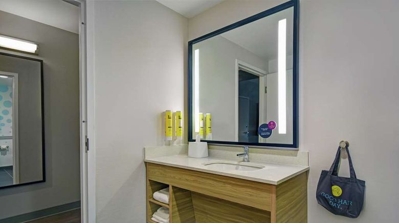 <b>Tru by Hilton Burlington Room</b>. Images powered by <a href="https://iceportal.shijigroup.com/" title="IcePortal" target="_blank">IcePortal</a>.