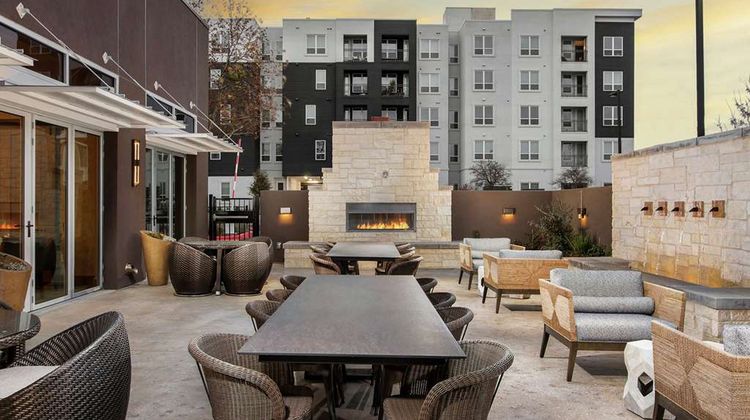 DoubleTree by Hilton San Antonio NW Exterior
