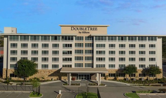 DoubleTree by Hilton San Antonio NW Exterior