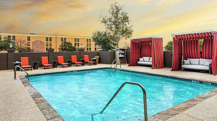 DoubleTree by Hilton San Antonio NW Pool