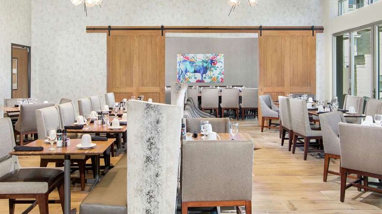 <b>DoubleTree by Hilton San Antonio NW Restaurant</b>. Images powered by <a href="https://iceportal.shijigroup.com/" title="IcePortal" target="_blank">IcePortal</a>.