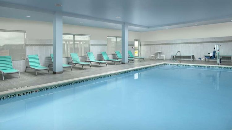 Tru by Hilton Lackland SeaWorld Pool