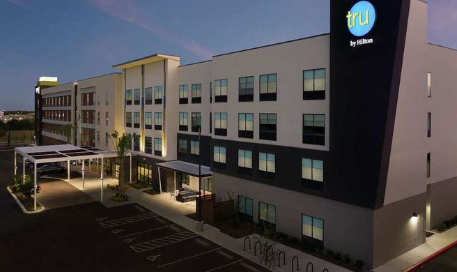 Tru by Hilton Lackland SeaWorld Exterior