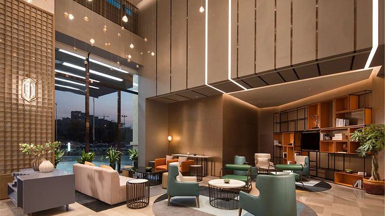<b>Hilton Garden Inn Xuzhou Yunlong Lobby</b>. Images powered by <a href="https://iceportal.shijigroup.com/" title="IcePortal" target="_blank">IcePortal</a>.