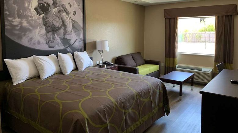 <b>Super 8 by Wyndham Kingwood Room</b>. Images powered by <a href="https://iceportal.shijigroup.com/" title="IcePortal" target="_blank">IcePortal</a>.