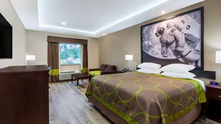Super 8 by Wyndham Kingwood Room