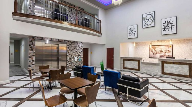 Super 8 by Wyndham Kingwood Lobby