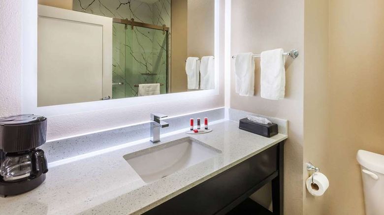 <b>Super 8 by Wyndham Kingwood Room</b>. Images powered by <a href="https://iceportal.shijigroup.com/" title="IcePortal" target="_blank">IcePortal</a>.