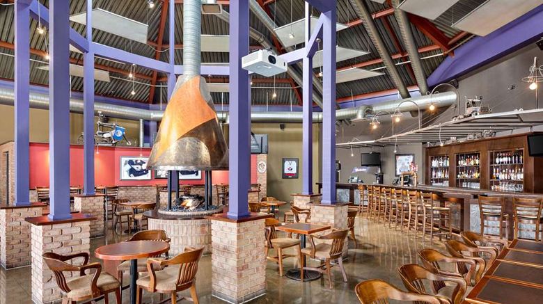 <b>Royal Hotel Edmonton Airport Trademark Restaurant</b>. Images powered by <a href="https://iceportal.shijigroup.com/" title="IcePortal" target="_blank">IcePortal</a>.
