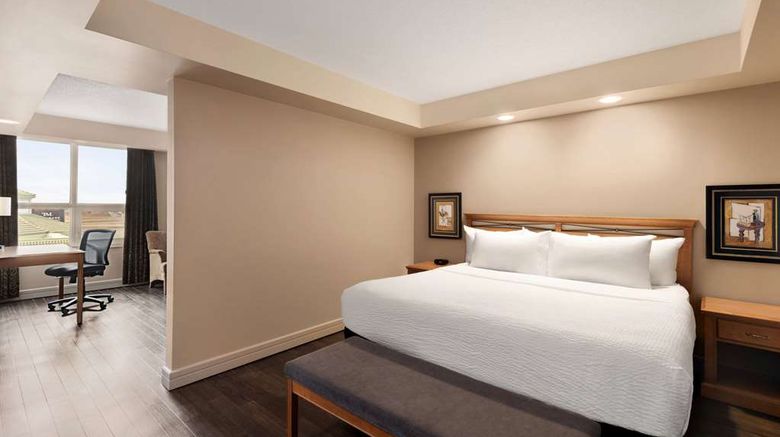 <b>Royal Hotel Edmonton Airport Trademark Suite</b>. Images powered by <a href="https://iceportal.shijigroup.com/" title="IcePortal" target="_blank">IcePortal</a>.