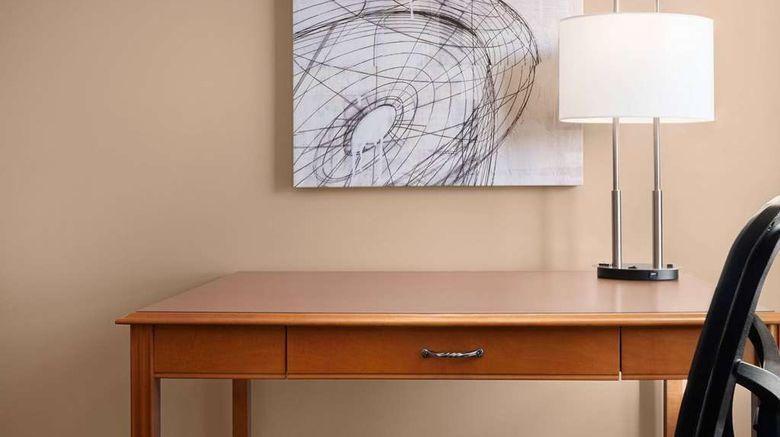 <b>Royal Hotel Edmonton Airport Trademark Room</b>. Images powered by <a href="https://iceportal.shijigroup.com/" title="IcePortal" target="_blank">IcePortal</a>.