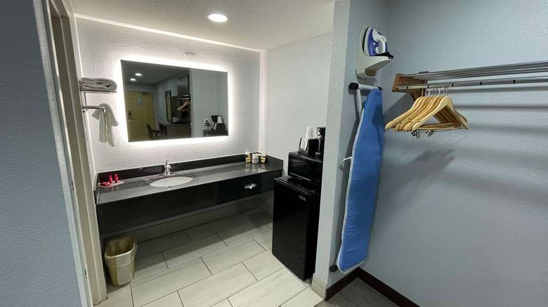<b>SureStay Hotel by Best Western Childress Room</b>. Images powered by <a href="https://iceportal.shijigroup.com/" title="IcePortal" target="_blank">IcePortal</a>.