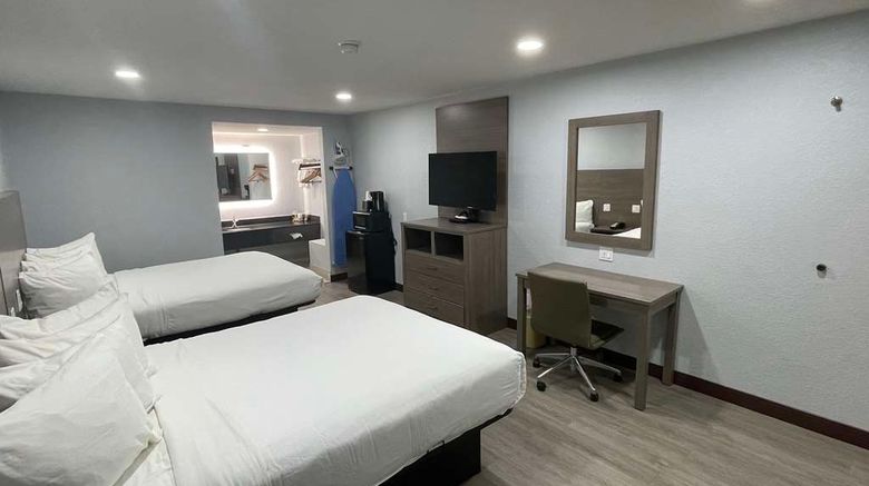 <b>SureStay Hotel by Best Western Childress Room</b>. Images powered by <a href="https://iceportal.shijigroup.com/" title="IcePortal" target="_blank">IcePortal</a>.