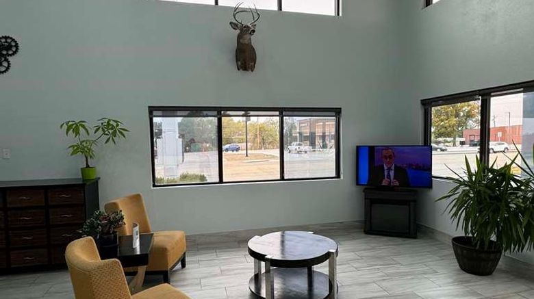 <b>SureStay Hotel by Best Western Childress Lobby</b>. Images powered by <a href="https://iceportal.shijigroup.com/" title="IcePortal" target="_blank">IcePortal</a>.