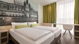 Super 8 by Wyndham Mainz Zollhafen Room