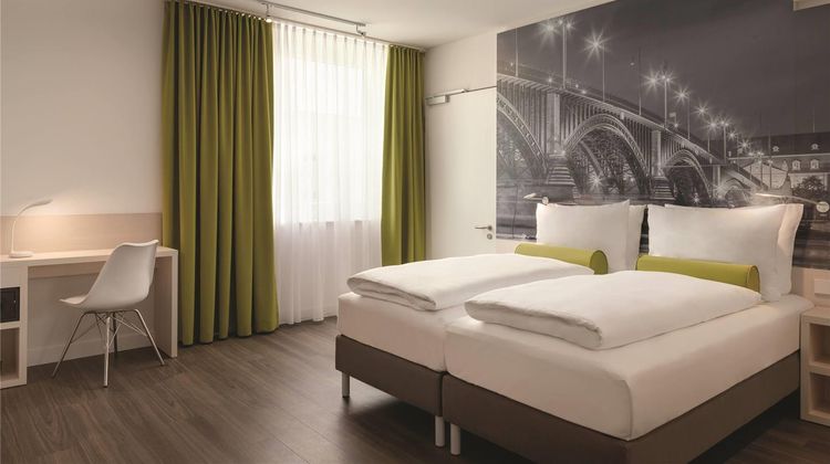 Super 8 by Wyndham Mainz Zollhafen Room