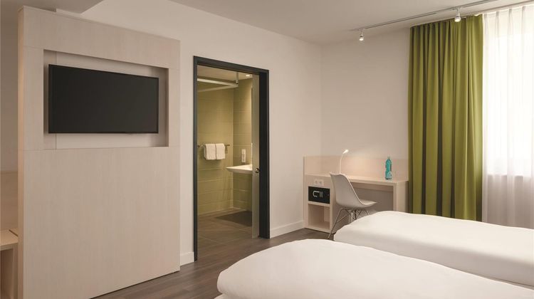 Super 8 by Wyndham Mainz Zollhafen Room