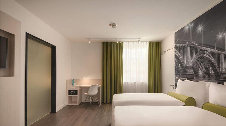 Super 8 by Wyndham Mainz Zollhafen Room