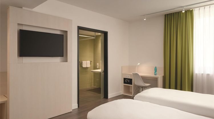 Super 8 by Wyndham Mainz Zollhafen Room