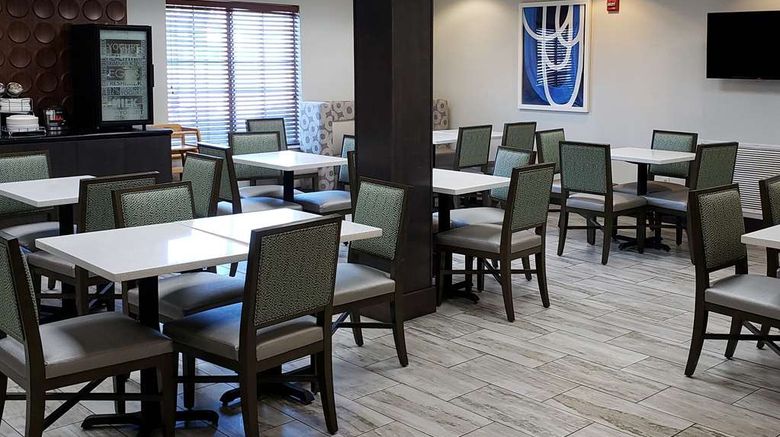 <b>Wingate Port Wentworth Savannah Area Restaurant</b>. Images powered by <a href="https://iceportal.shijigroup.com/" title="IcePortal" target="_blank">IcePortal</a>.
