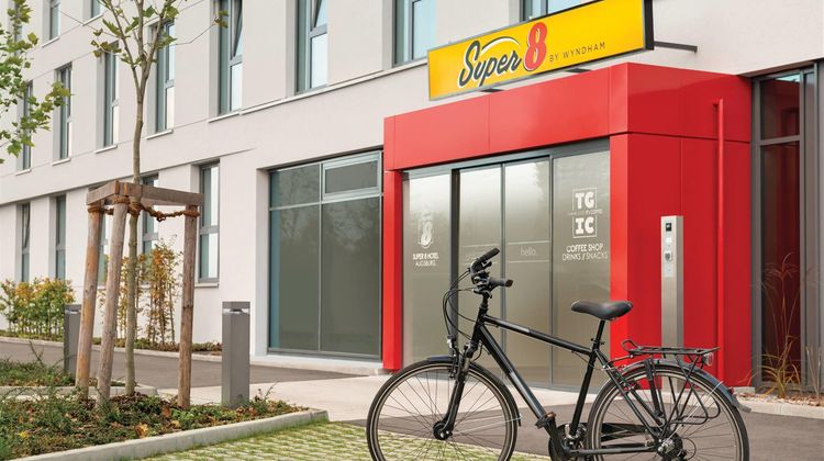 Super 8 by Wyndham Augsburg Exterior
