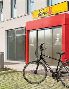 Super 8 by Wyndham Augsburg