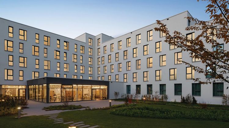 Super 8 by Wyndham Augsburg Exterior