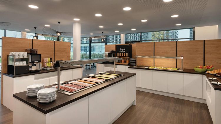 Super 8 by Wyndham Augsburg Restaurant