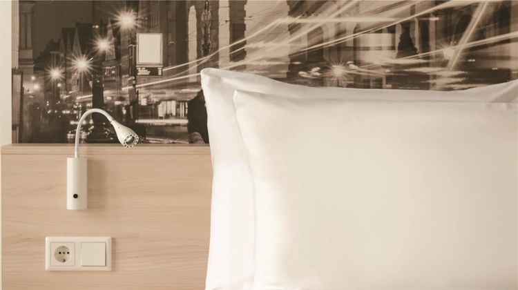 Super 8 by Wyndham Augsburg Room