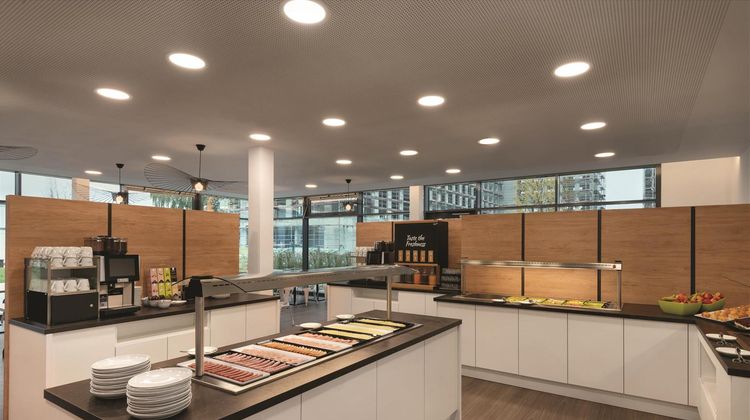 Super 8 by Wyndham Augsburg Restaurant