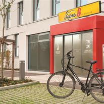 Super 8 by Wyndham Augsburg