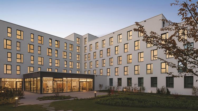Super 8 by Wyndham Augsburg Exterior
